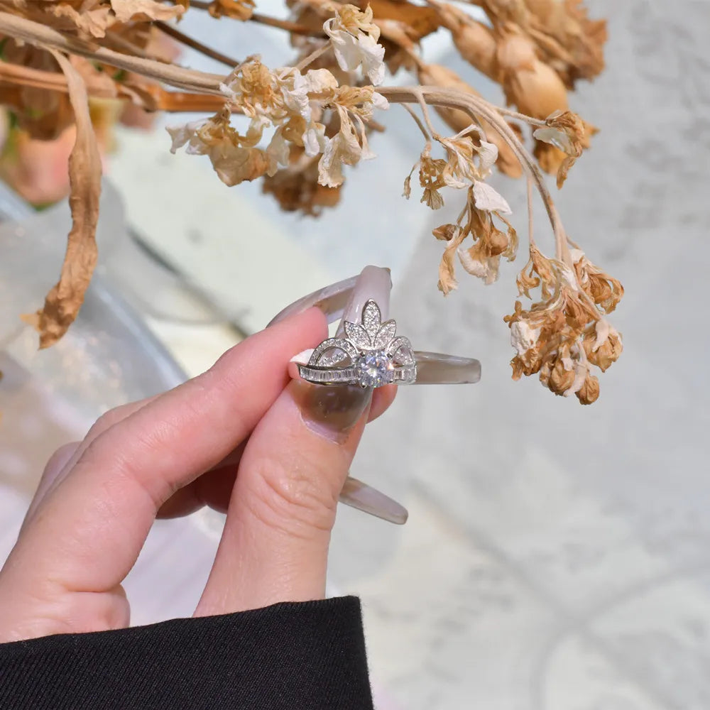 Crown Ring 925 Sterling Silver Cubic Zirconia Three Leaf Top Detail