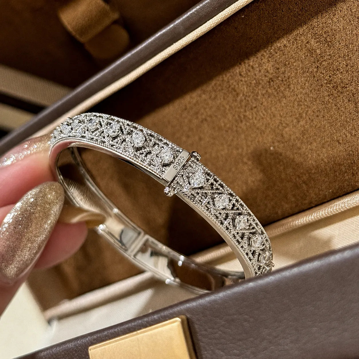 Engraved Bangle Bracelet 925 Sterling Silver Cubic Zirconia Italian Inspired Pattern