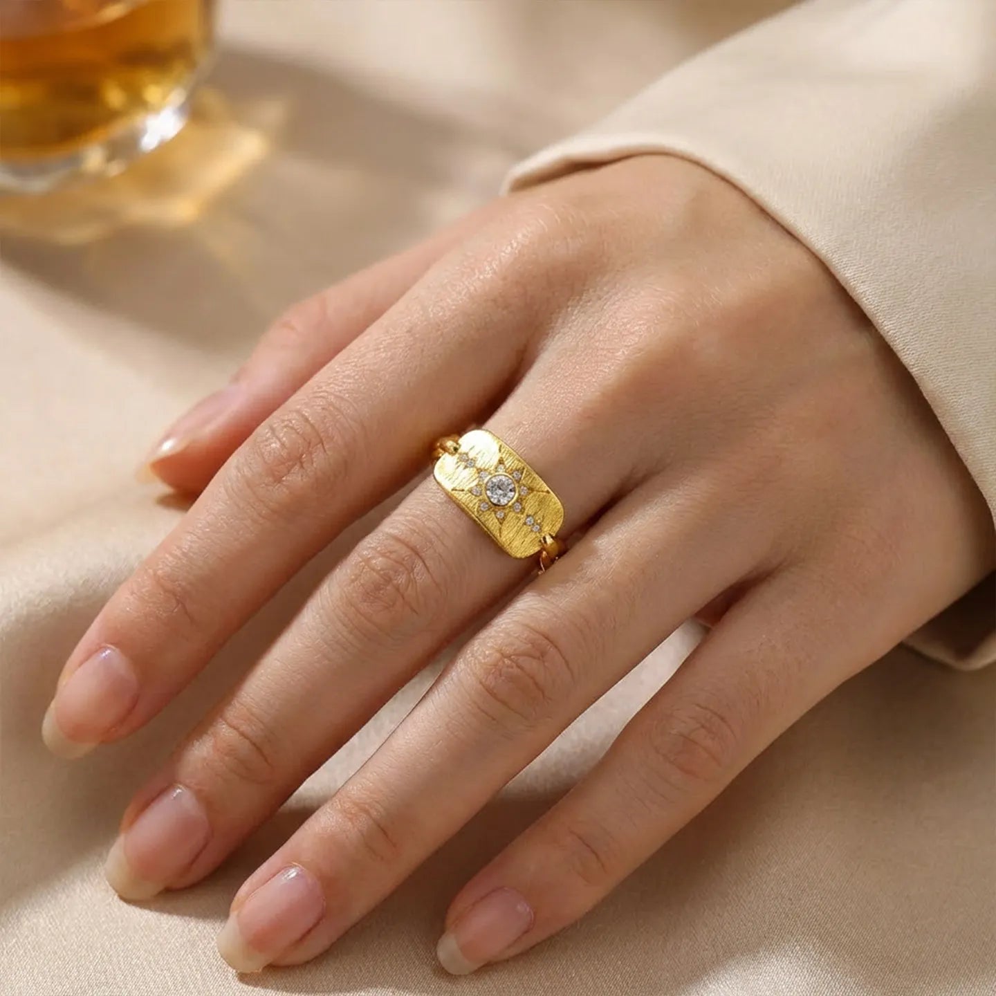 Vintage Sunburst Signet Ring in 925 Sterling Silver