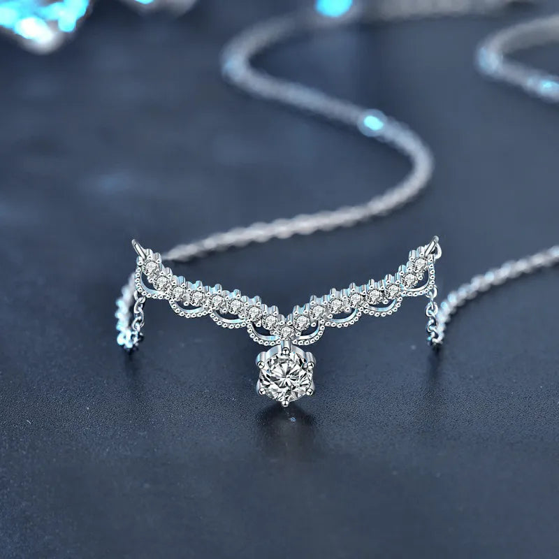 Reindeer Necklace in 925 Sterling Silver with Moissanite