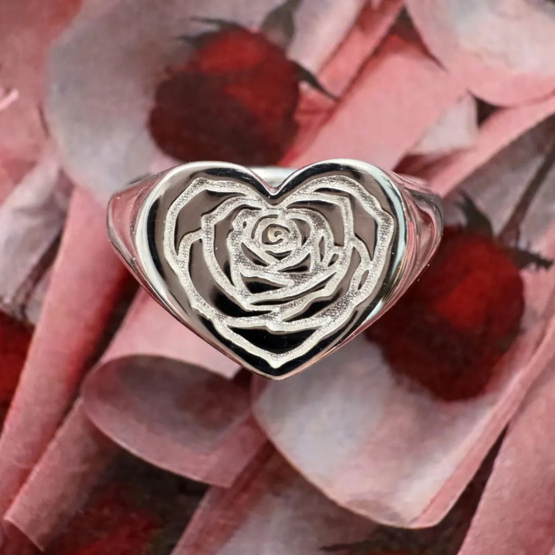 925 Sterling Silver Heart Ring with Engraved Rose